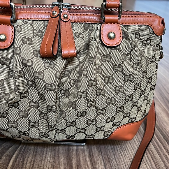 A190 - 💯 % authentic Gucci shoulder bag - Picture 7 of 16